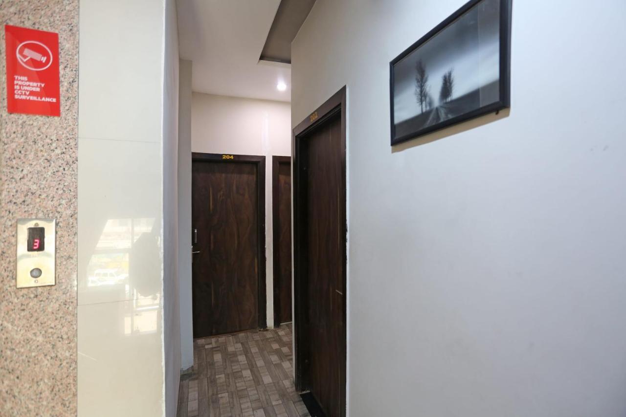Oyo 6325 Hotel Kiran Rāipur Eksteriør billede