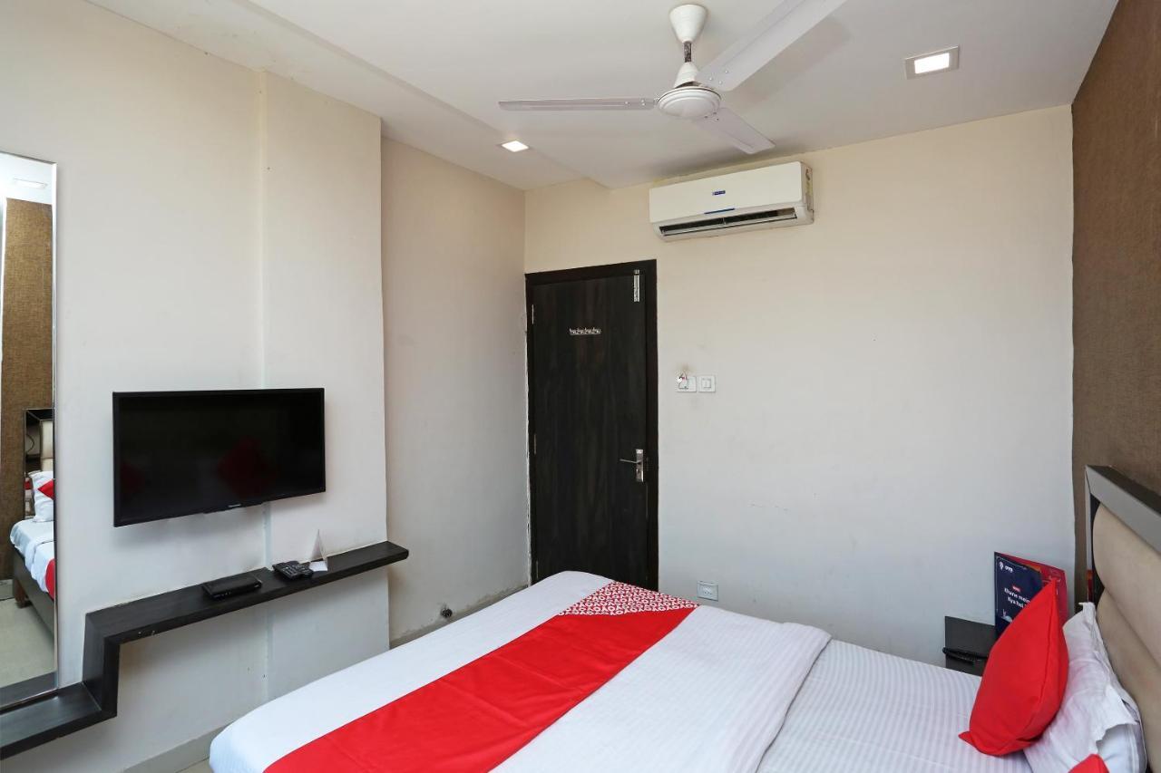 Oyo 6325 Hotel Kiran Rāipur Eksteriør billede